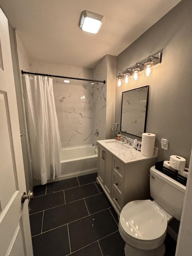 Building Photo - 537 N Mechanic St