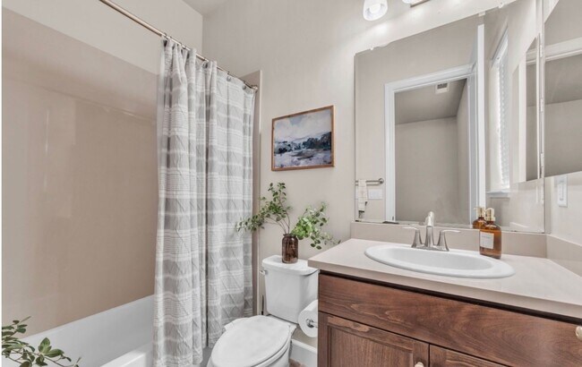 Building Photo - 612 Idlewood Pl