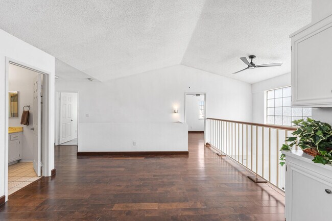 Building Photo - 42851 Lemonwood Dr