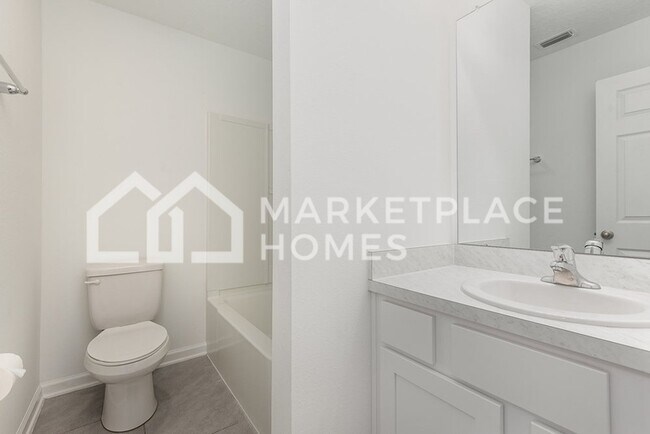 Building Photo - 9093 Gifford Dr