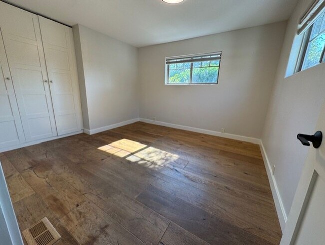 Building Photo - Downtown Bend Bungalow