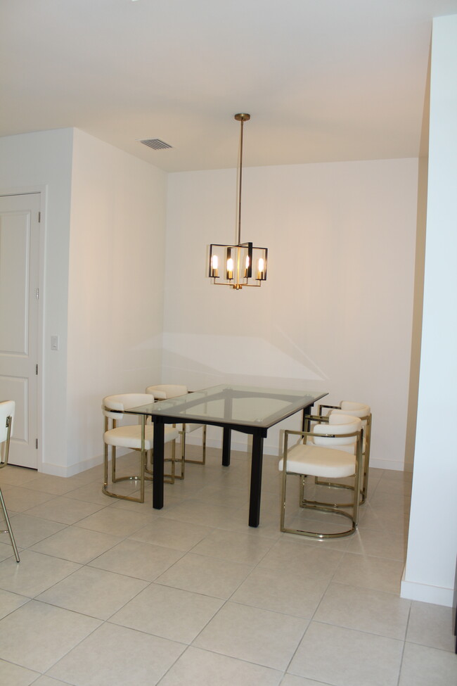 Dining Area - 14601 Kingfisher Loop