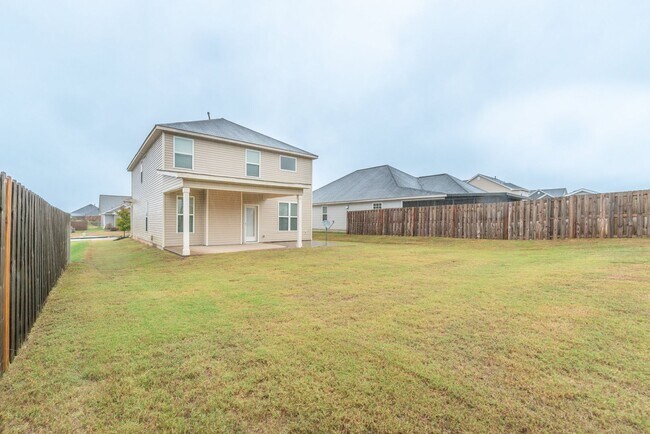 Building Photo - Beautiful and spacious 2 Story in Summerto...