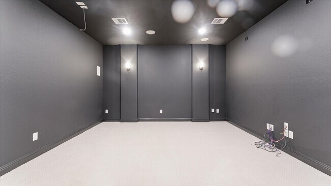 Building Photo - 2 Gracenote Pl