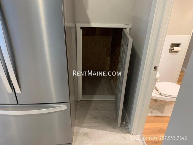 Building Photo - 38 Railroad St