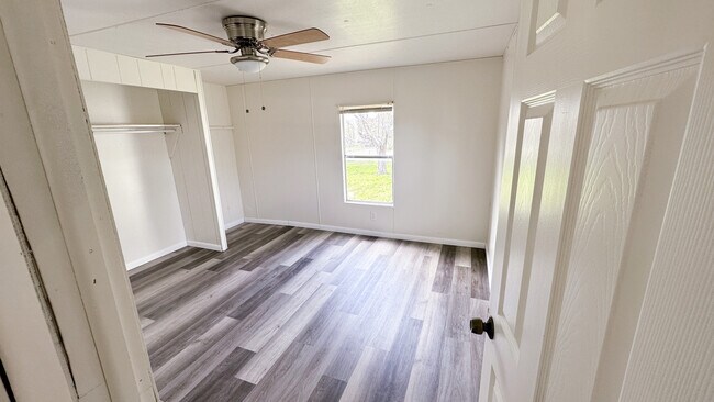 Master Bedroom - 802 Peach St