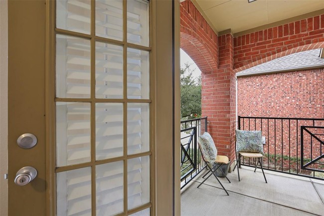 Building Photo - 604 Mozart Way