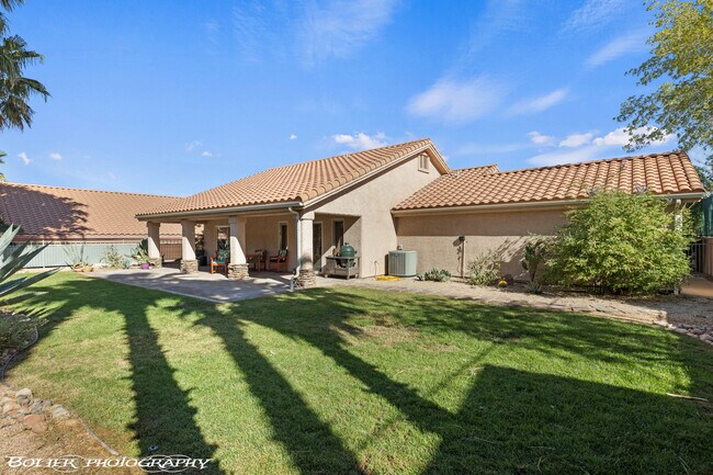 Building Photo - 887 Ironwood Dr