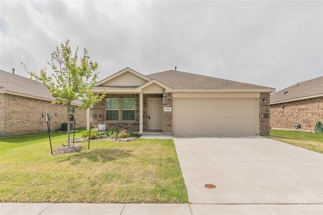 Building Photo - 1705 Avery Pointe Dr