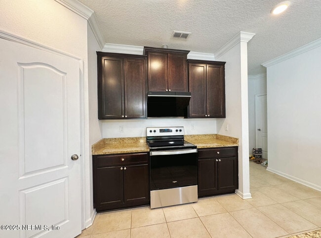 Building Photo - 8953 Devon Pines Dr