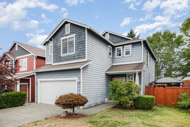 Building Photo - Gorgeous Modern Craftsman in Outlook Ridge...