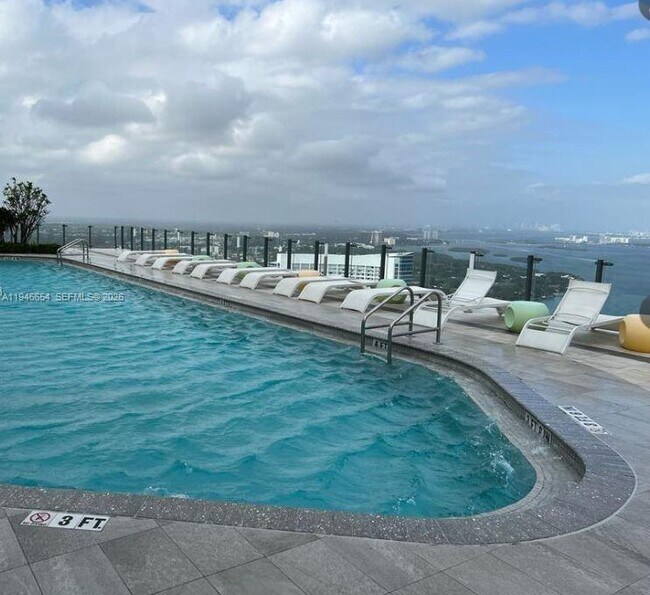 Building Photo - 501 NE 31st St