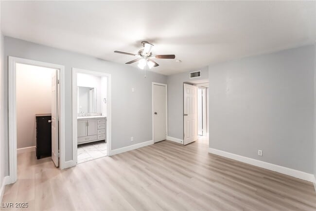 Building Photo - 2905 Kings Way