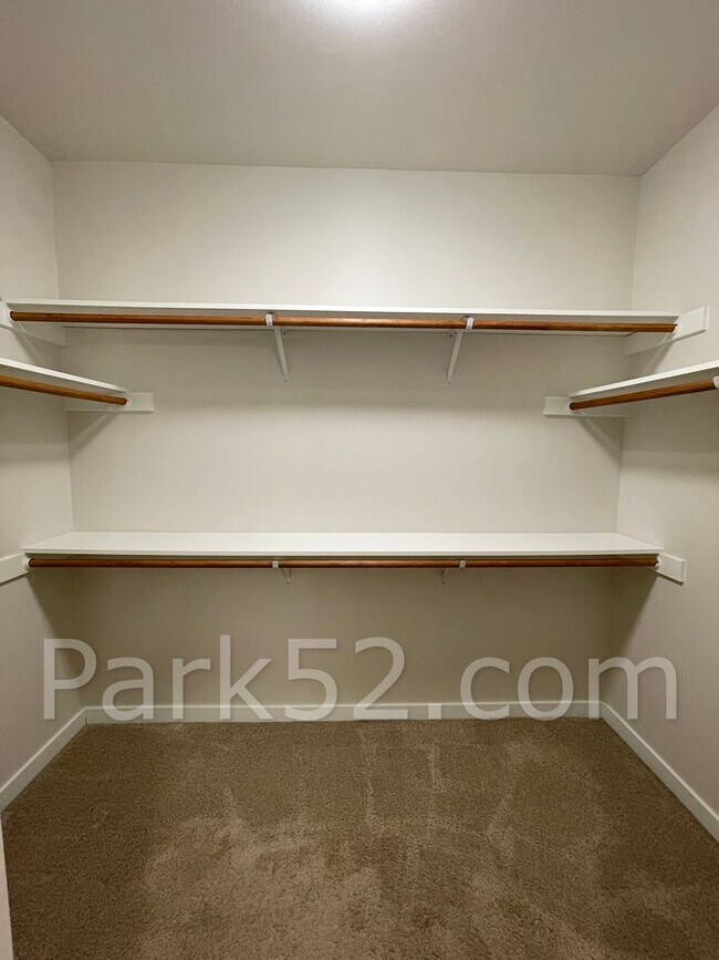 Building Photo - $500 Off First Full Month! 4 Bedroom Singl...