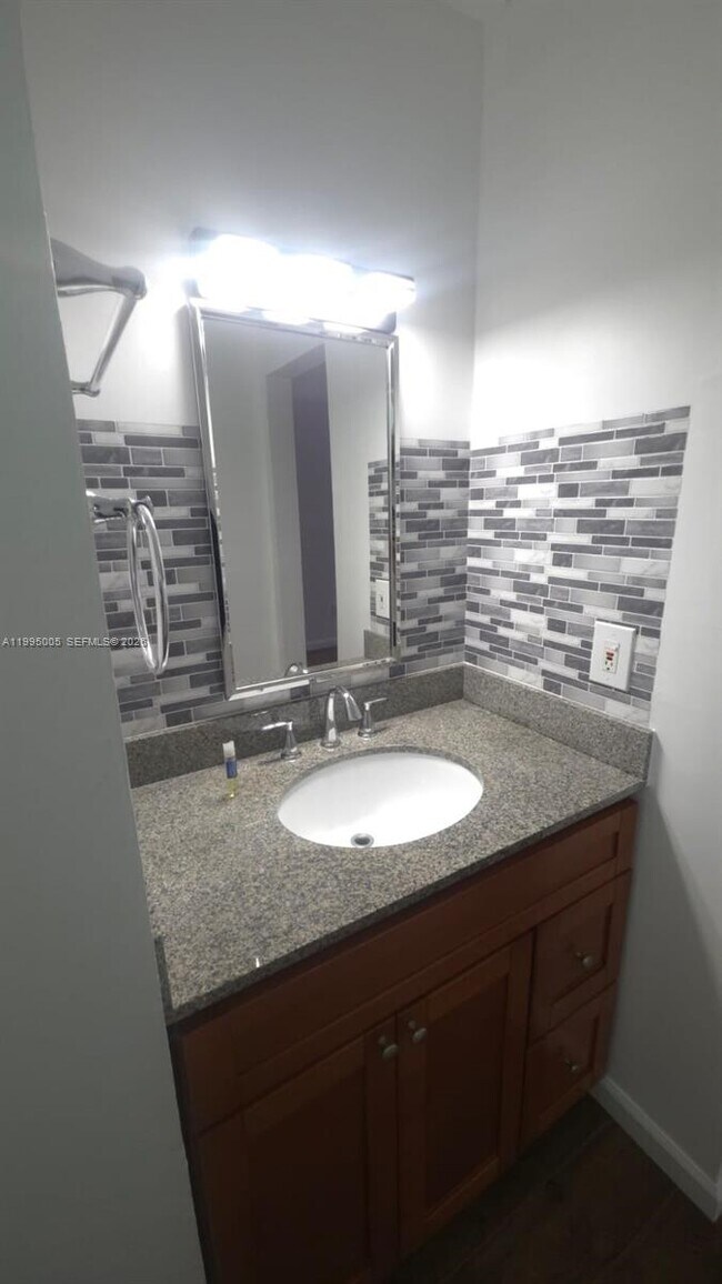 Building Photo - 2350 NE 135th St