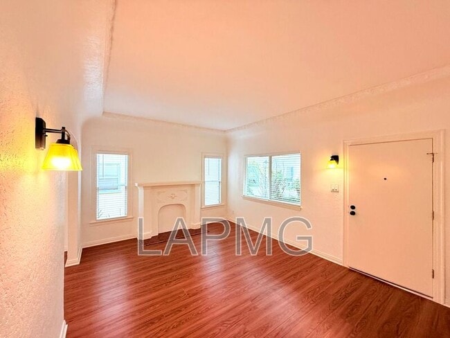 Building Photo - 2751 Pomeroy Ave