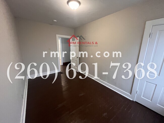 Building Photo - 439 E Taber St