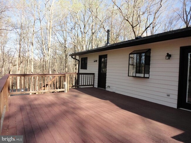 Building Photo - 814 Rustic Ln