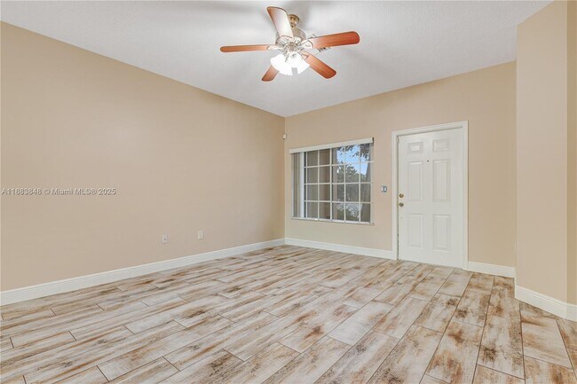 Building Photo - 7627 E Stonecreek Cir