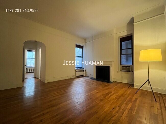 Building Photo - 106 E 81st St