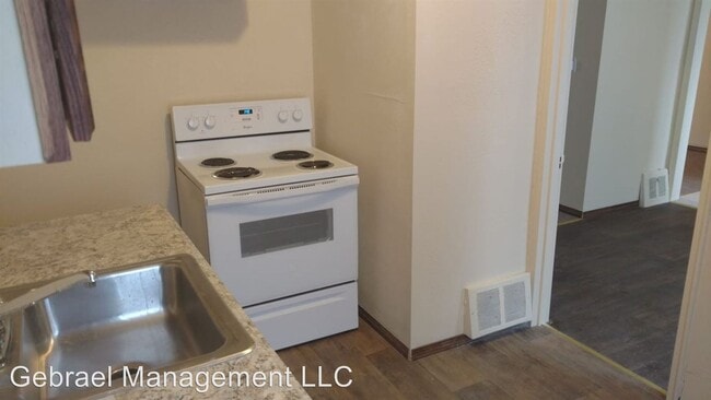 Building Photo - G3348 Flushing Rd