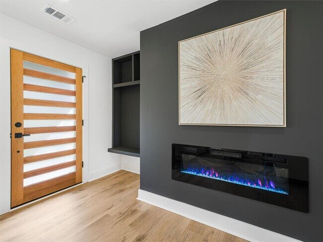 Building Photo - 960 Pine Forest Dr SW