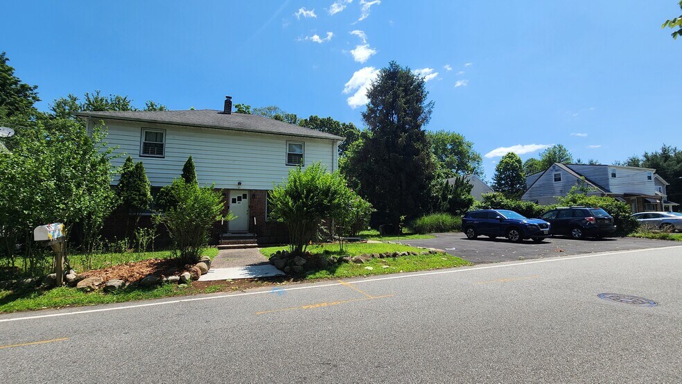 Building Photo - 49 Sand Rd