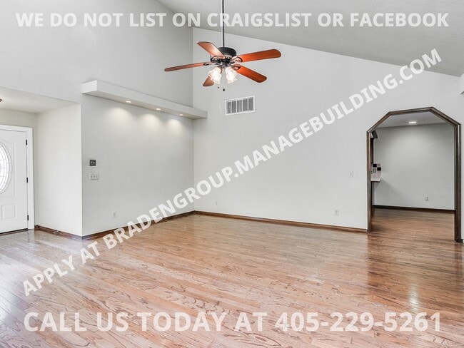 Building Photo - 3837 Sunward Cir