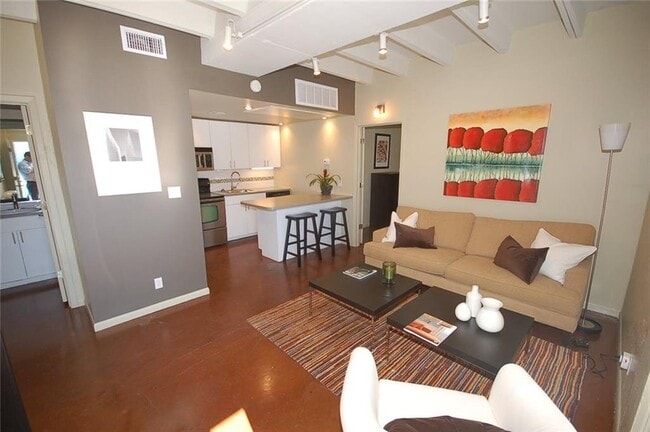 Building Photo - 2408 Leon St