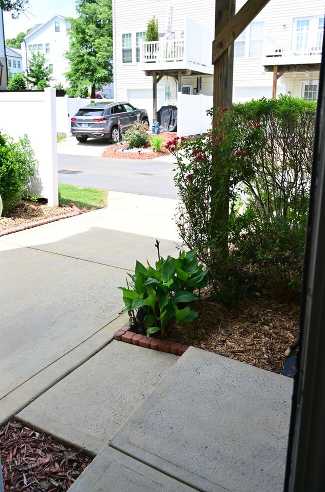 Building Photo - Beautiful townhome in Ballantyne!!!