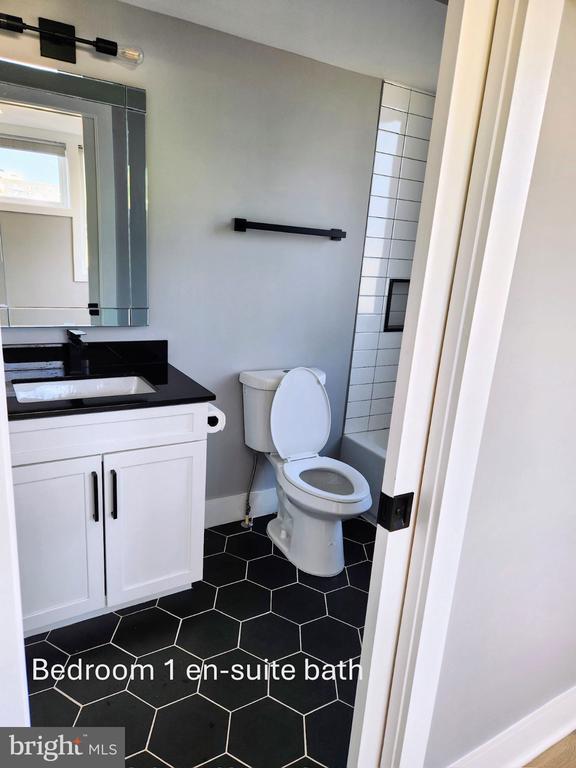 Building Photo - 1915 H St NE