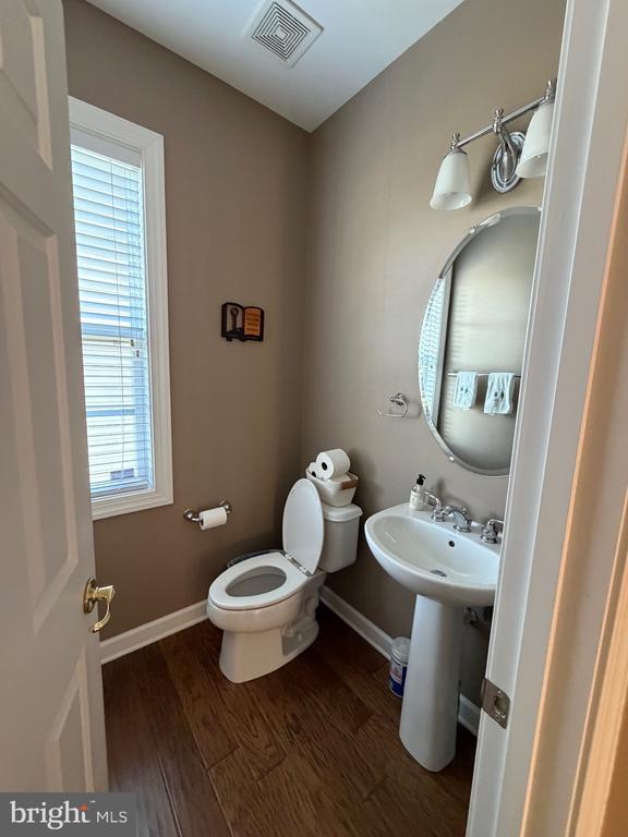 Building Photo - 2450 Transom Pl