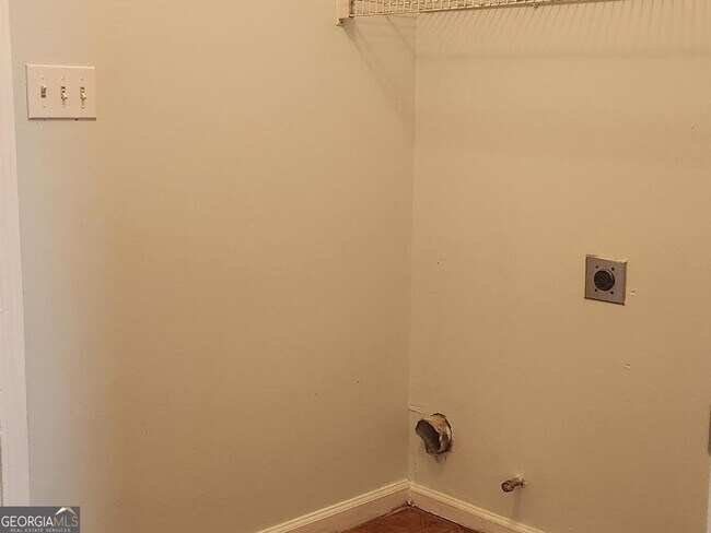 Building Photo - 10883 Knotty Pine Pl