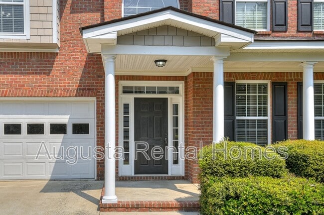 Building Photo - 145 Coach Ln