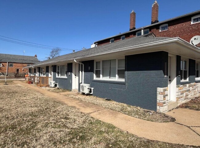 Primary Photo - 3329 Lawn Ave
