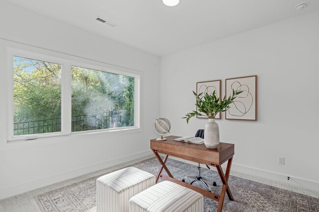 Building Photo - **OFFERING 50% OFF FIRST MONTH'S RENT, WAI...