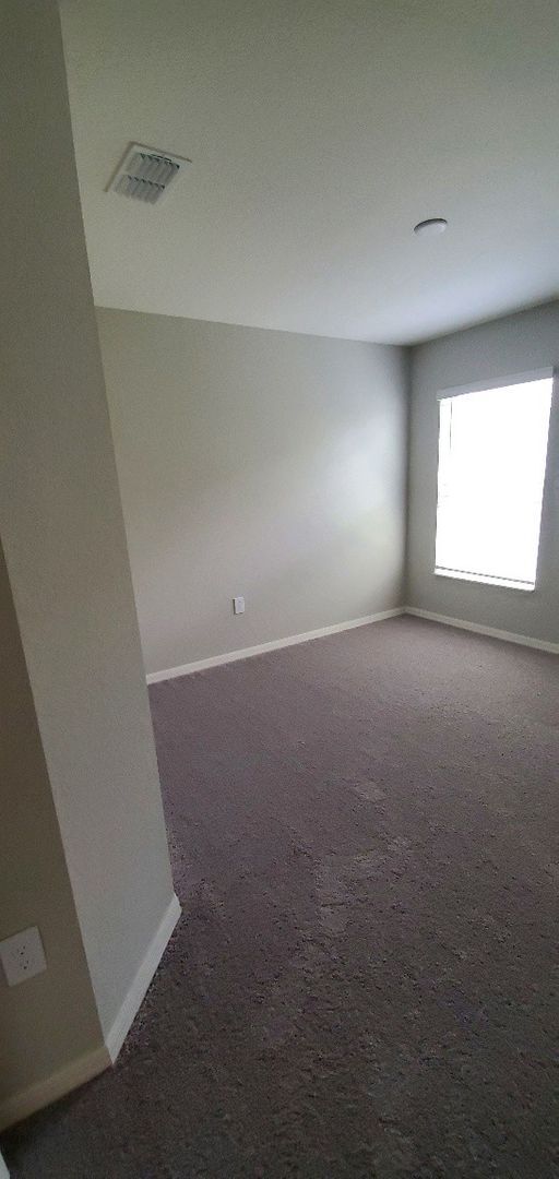 Building Photo - 4-Bedroom, 2-Bathroom in Winter Haven