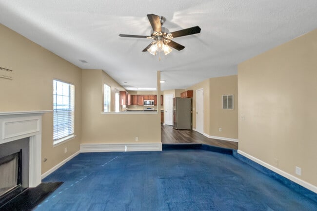 Building Photo - 65 Oak Manor Dr