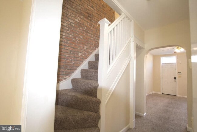 Building Photo - 2343 Eastern Ave