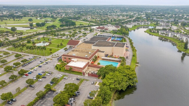 Building Photo - 436 Fanshaw K