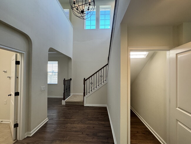 Building Photo - 3-Bed Home?Office room with Granite Touche...