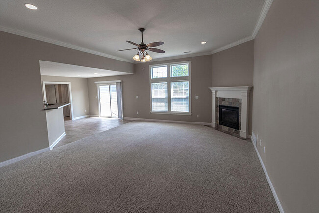 Building Photo - 2303 Roslyn Ct