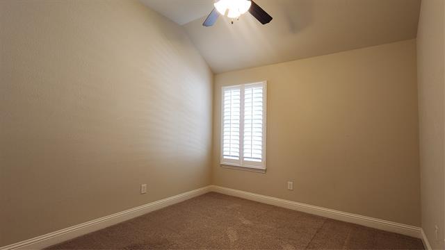 Building Photo - 5621 Grove Cove Dr