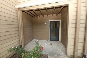 Building Photo - 12847 Briarwest Cir