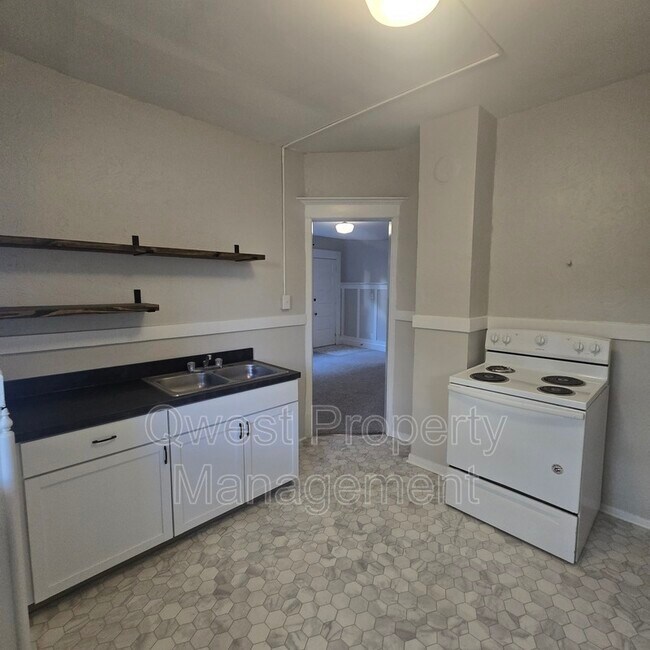 Building Photo - 424 Lafayette Ave SE