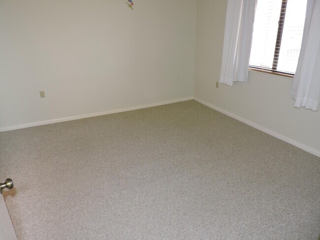 Building Photo - 701 Seafarer Cir