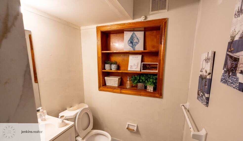 Building Photo - 2644 Preston Dr