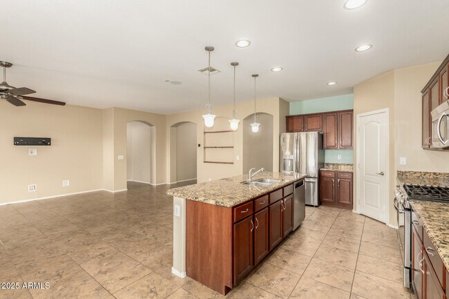 Building Photo - 2806 E Trigger Way