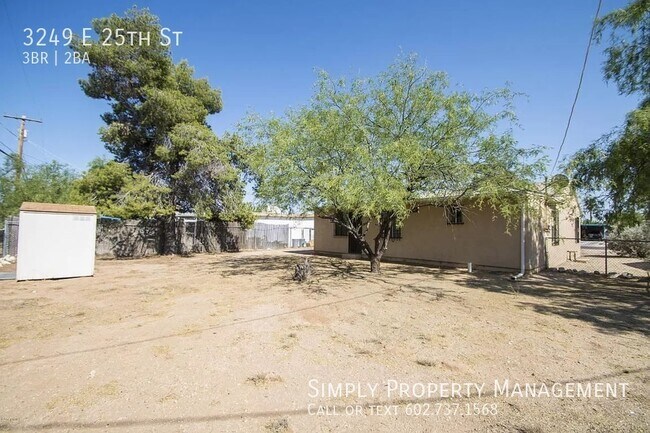 Building Photo - Great 3 bed 2 bath near UofA/ downtown Tuc...