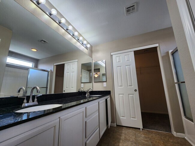 Building Photo - A Beautiful 3 Bedroom 2 story home in SW. ...